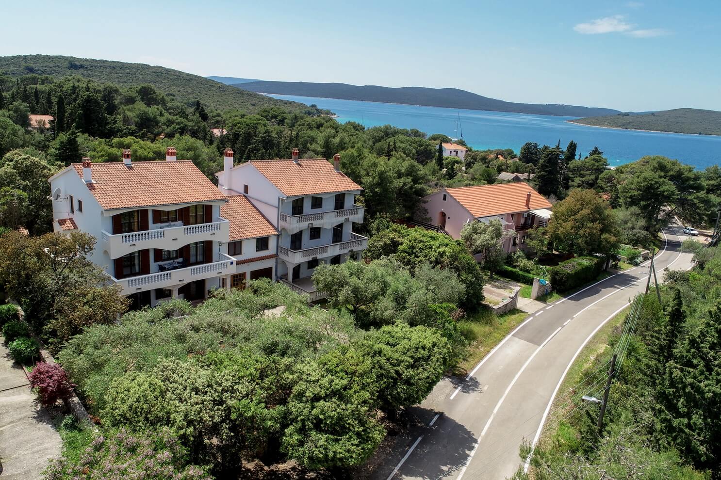 Apartmani Mrva pogled na ulicu